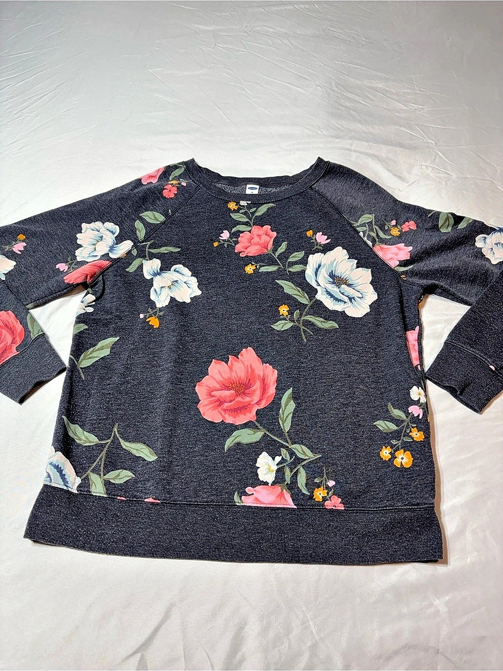 Old Navy Floral Sweatshirt Medium M Crewneck Pullover All Over Print Fleece